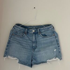 American Eagle Mom Shorts. Size six, light distressing